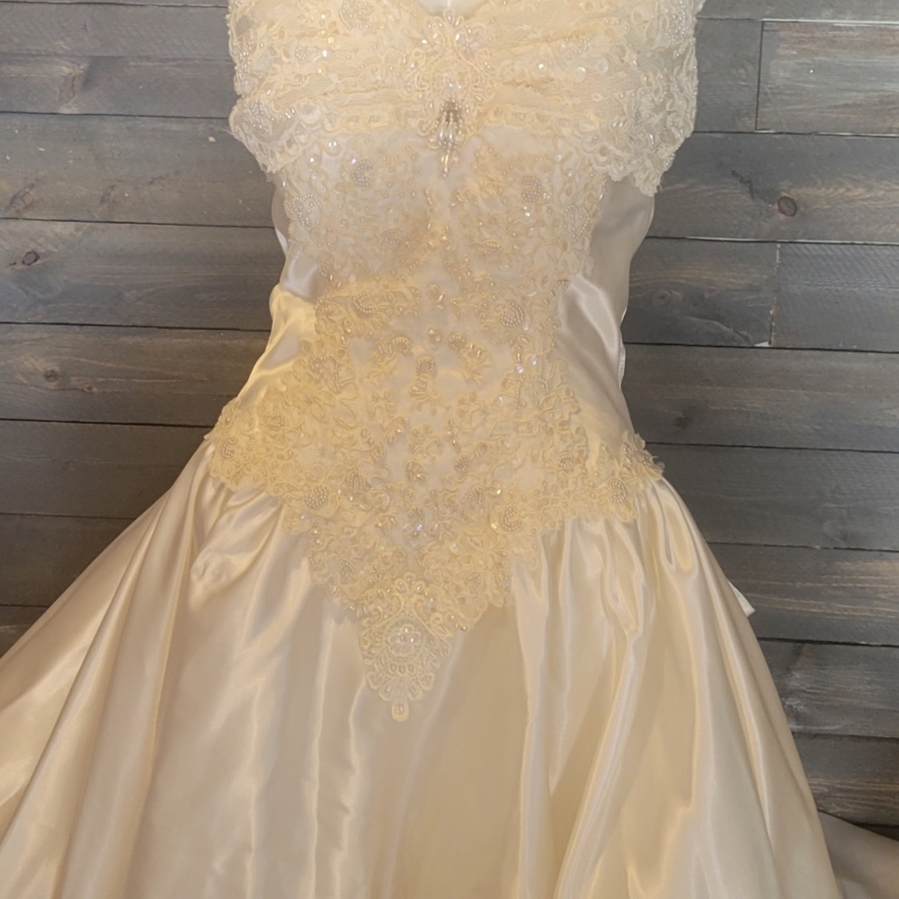 Vintage wedding dress